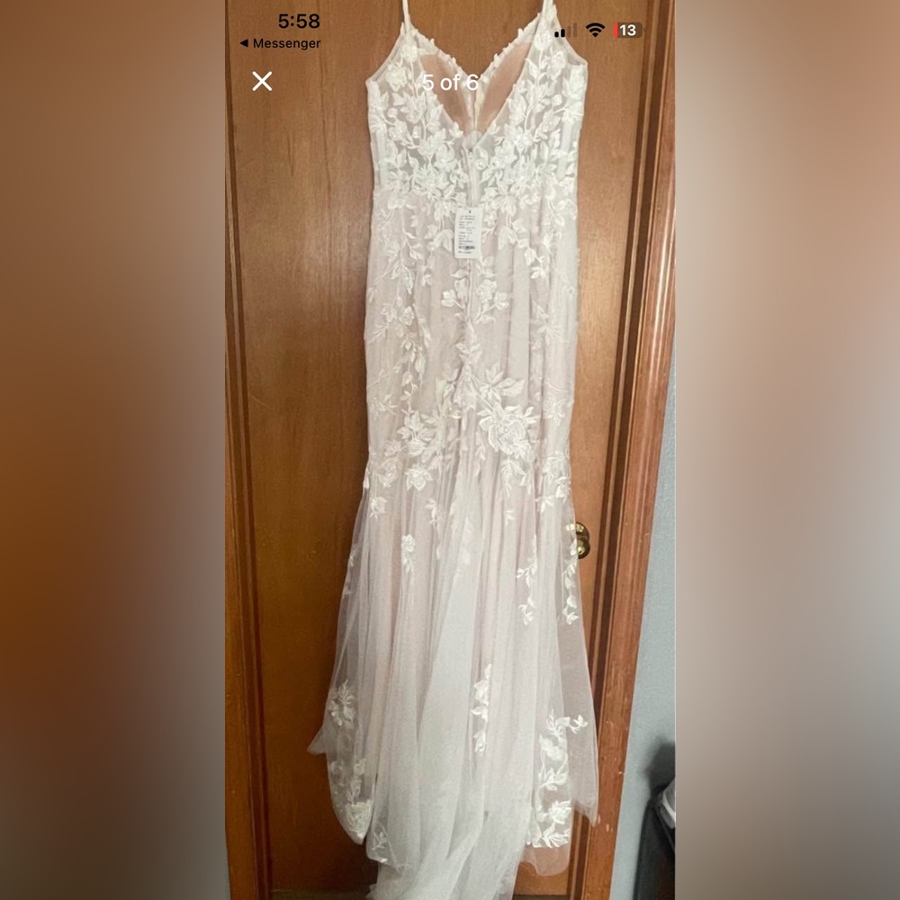 Stella York White Lace Wedding Dress- New with Tags - Picture 6 of 6